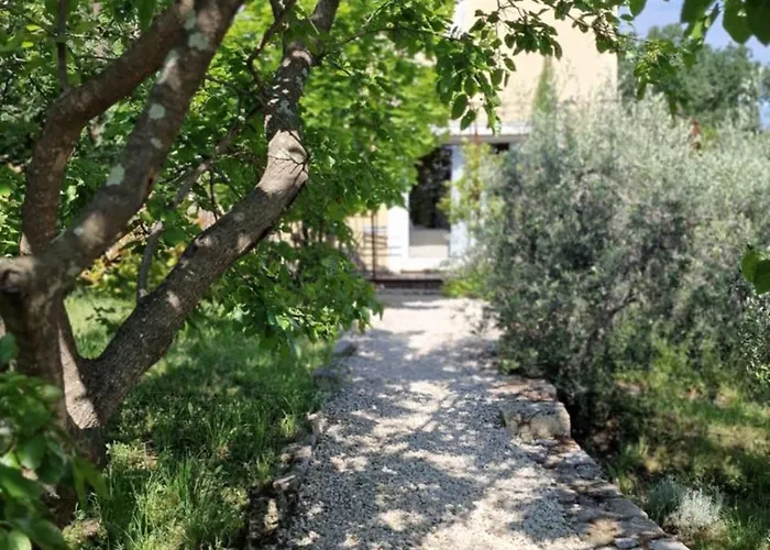 Le Mazet Josephine Дом отдыха *